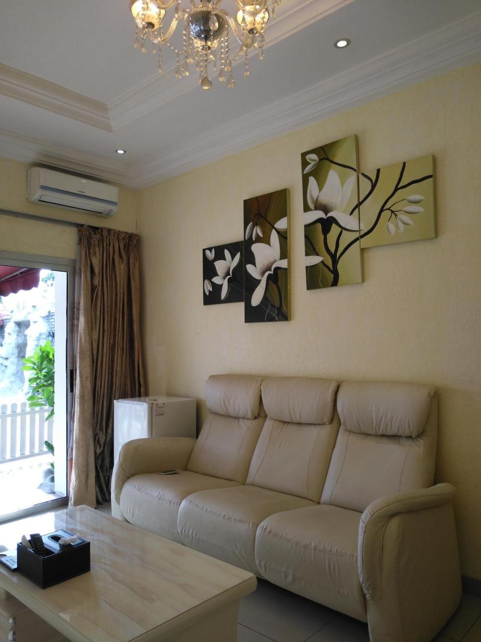 Hotel Des Jardins Abidjan Exterior photo