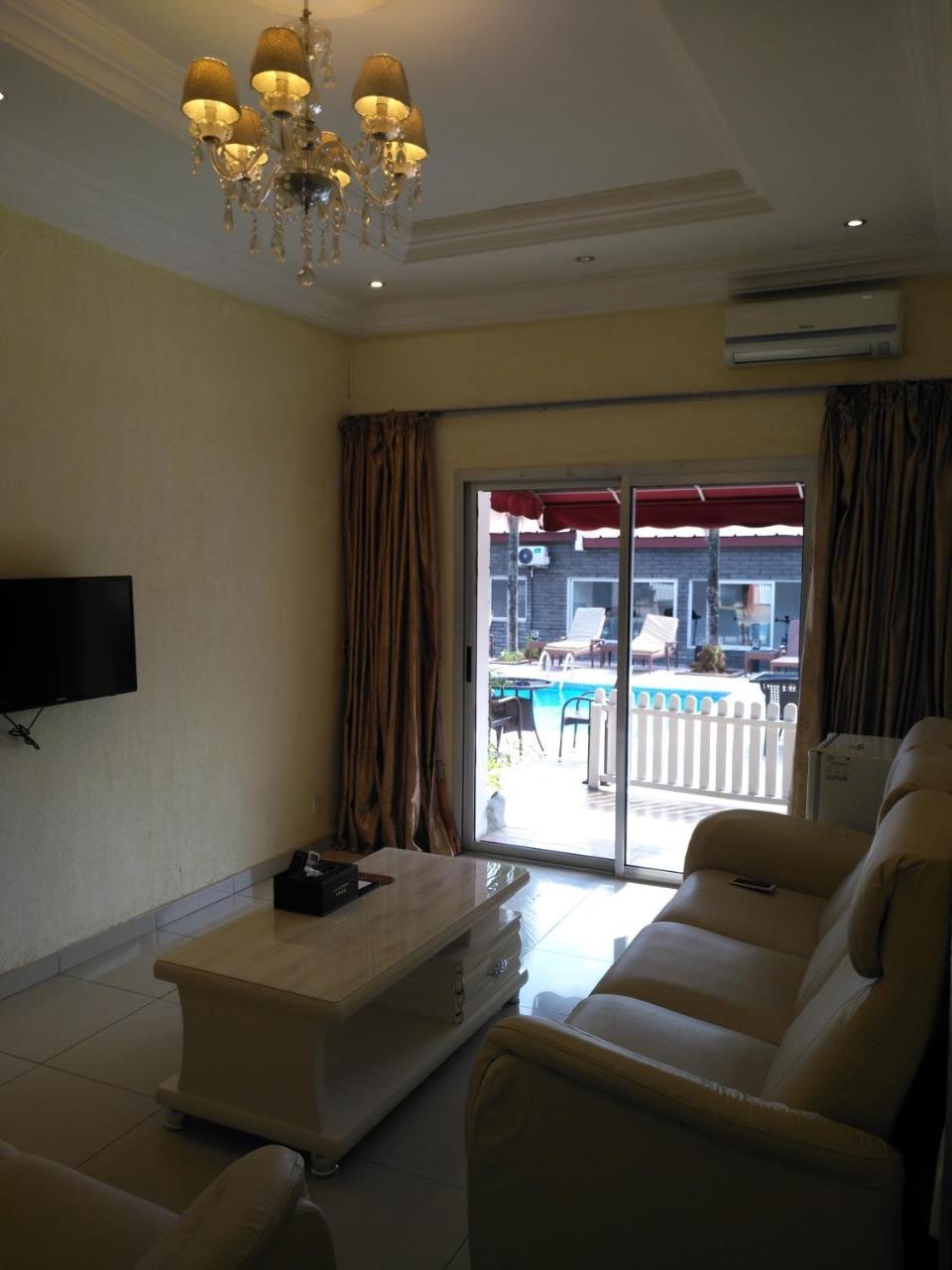 Hotel Des Jardins Abidjan Exterior photo